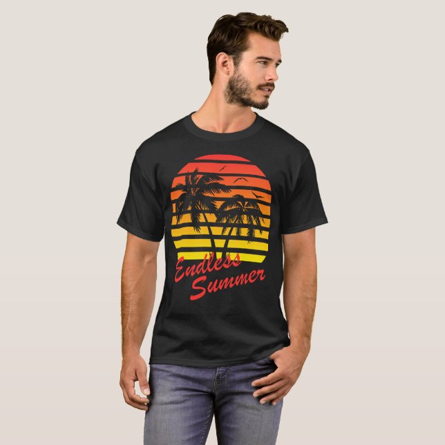 Endloser Sommer-80er tropischer Sonnenuntergang T-Shirt (Vorne ganz)