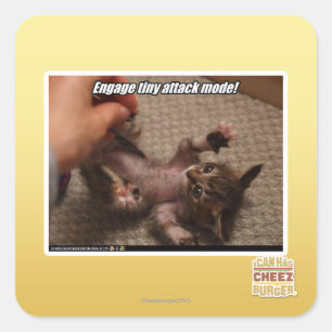 Engage den winzigen Angriffsmodus! Quadratischer Aufkleber