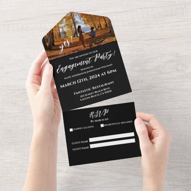 Engagement Party-Foto-Herbstwochenende im Hintergr All In One Einladung (Abreißen)