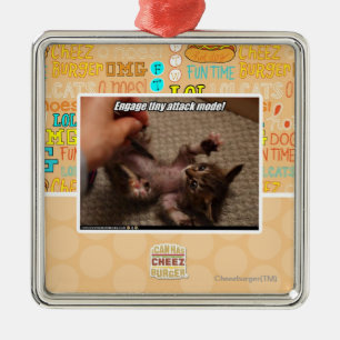 Engagieren Sie sich kleinen Angriffsmodus! Silbernes Ornament