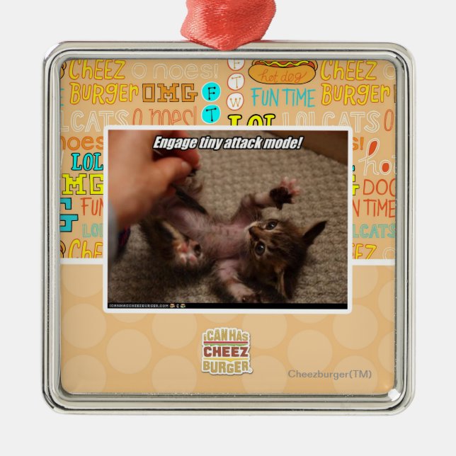 Engagieren Sie sich kleinen Angriffsmodus! Silbernes Ornament (Vorne)