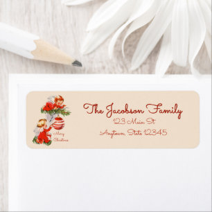 Engel dekorieren den Christbaum