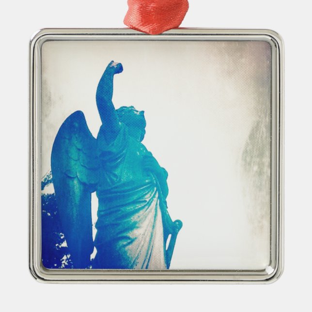 Engel in einem Sturm Silbernes Ornament (Vorne)