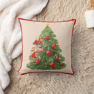 Engel schmücken den Weihnachtsbaum Kissen