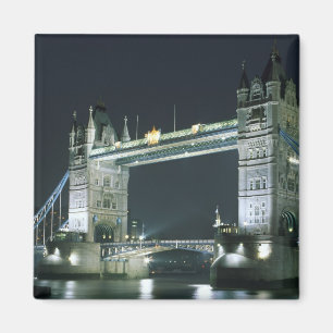 England, London, Tower Bridge. Magnet