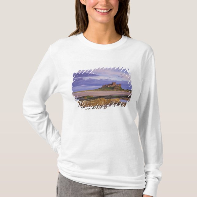 England, Northumberland, Bamburgh Castle T-Shirt (Vorderseite)