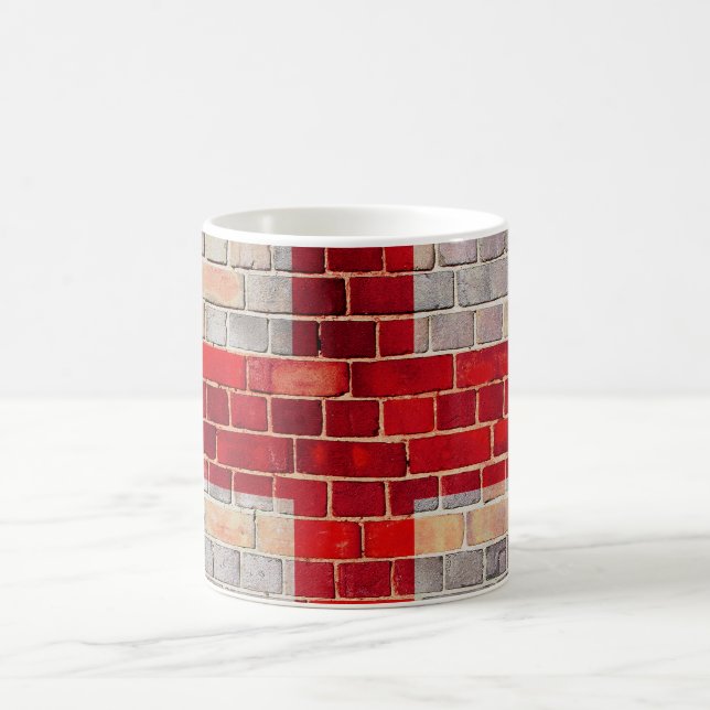 Englandflagge an einer Ziegelmauer Tasse (Mittel)