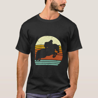 Englische Pferdeshow Jumping on Retro Sun Style T-Shirt