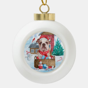 Englischer Bulldog im Schnee Weihnachts-Hundehaus Keramik Kugel-Ornament