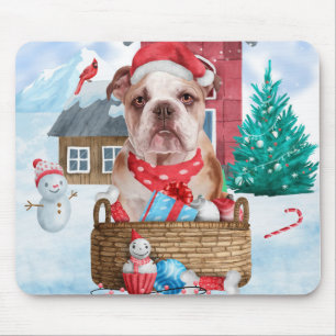 Englischer Bulldog im Schnee Weihnachts-Hundehaus Mousepad