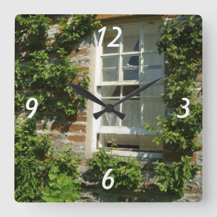 Englisches Cottage I Charmant Quadratische Wanduhr