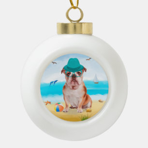 English Bulldog on Beach Keramik Kugel-Ornament