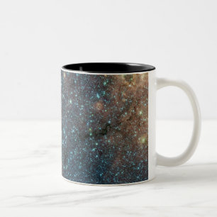 Enormer Sternhaufen unter Wasser mit rotem Zweifarbige Tasse