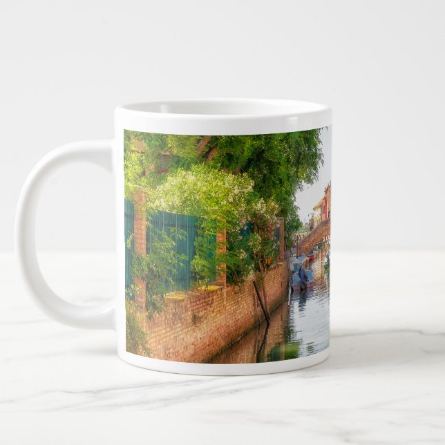 Entdecken Sie den lebendigen Charme von Burano Jumbo-Tasse (Links)