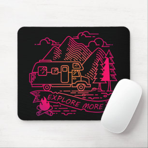 Entdecken Sie mehr Rosa Camper Van Mountain Nature Mousepad