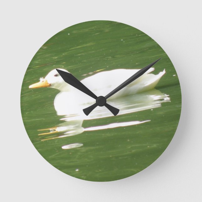 Ente an der Wassermauer Runde Wanduhr (Vorderseite)