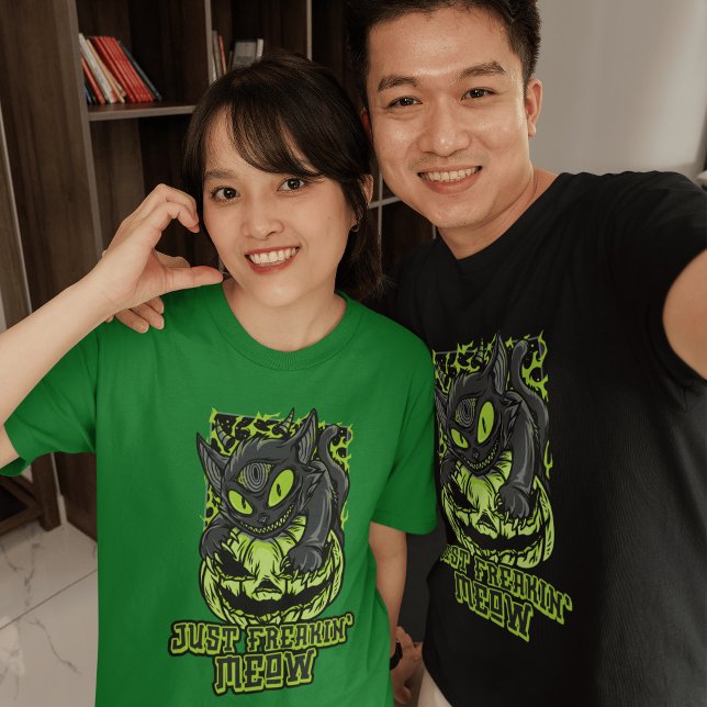 Entfesseln Sie die Dunkelheit mit dem bösen Katzen T-Shirt (Von Creator hochgeladen)