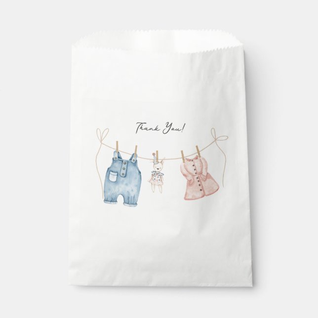 Enthüllung des Geschlechts in blau und rosa Geschenktütchen (Vorderseite)