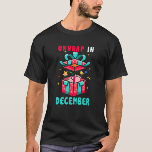 Entpackung im Dezember Niedliches Präsenzfach Schw T-Shirt