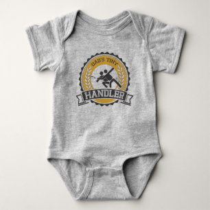 Entscheidender Frisbee - der kleine Lenker des Baby Strampler