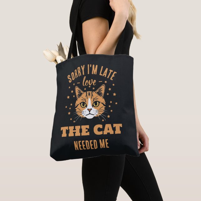 Entschuldigung, ich bin spät dran, die Katze brauc (Von Nahem)
