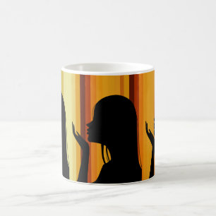 Entsende Liebe: Girl Blows Kiss Silhouette Verwandlungstasse