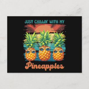 Entspannen mit meiner Ananas-Sonnenbrille Tropical Postkarte