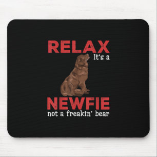 Entspannen Sie sich bei einem Drink   Niedlicher J Mousepad