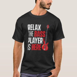 Entspannen Sie sich beim Bass Player. T-Shirt