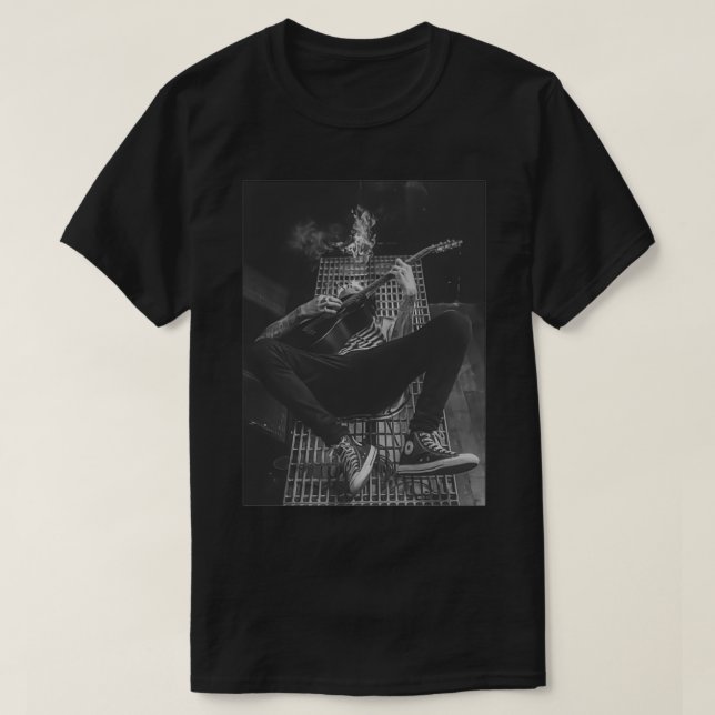 Entspannen Sie sich beim Gitarrenspielen T-Shirt (Design vorne)