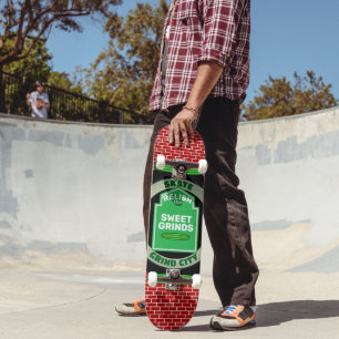 Entspannen Sie sich in der Sweet Grinds Skate Grin Skateboard