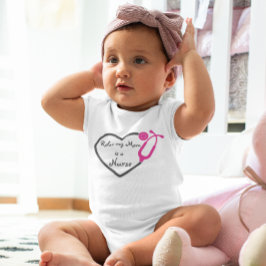 Entspannen Sie sich in meiner Mama ist ein Nursehe Baby Strampler