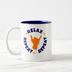 Entspannen Sie sich. Wieder von vorne. Wieder von  Zweifarbige Tasse