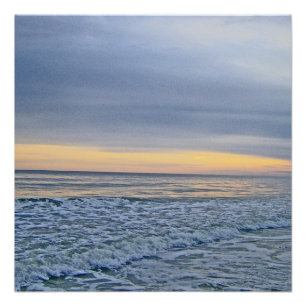 Entspannender Sonnenuntergang am Meer Poster