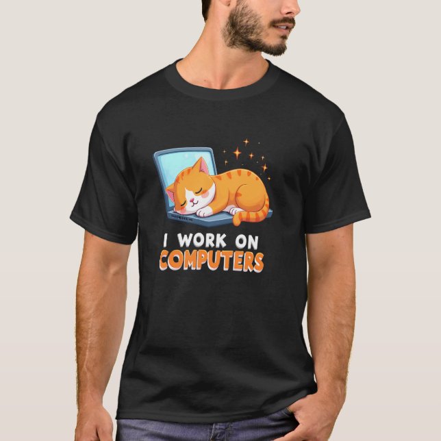 Entspannt Ich arbeite an Computern Katze T-Shirt (Vorderseite)