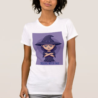 Entspannte Hexenmiene – Süße lila Halloween-Hexe T-Shirt