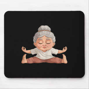 Entspannte Yoga-Lance-Kunst Reife Sportliche Frau Mousepad