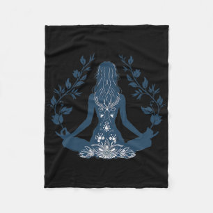 Entspannte Yoga-Position Fleecedecke