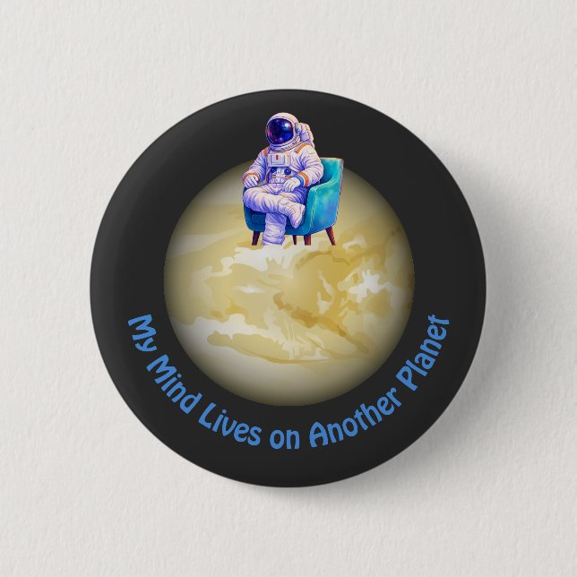 Entspannter Astronaut sitzt auf einem Planeten  Button (Vorderseite)