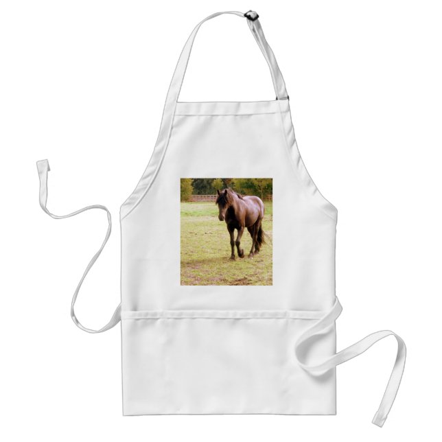 Entspanntes Brown Horse Walking Schürze (Vorne)