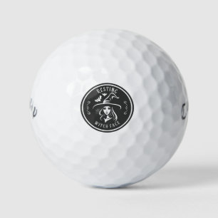 Entspanntes Hexengesicht Halloween-Golfturniere Golfball