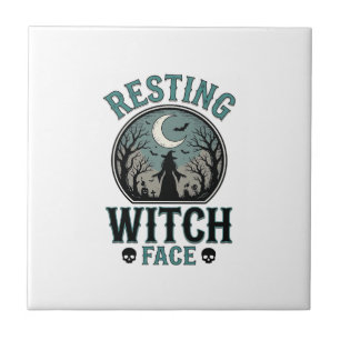 Entspanntes Hexengesicht Vintage Halloween-Design_ Fliese