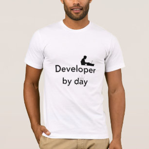 Entwickler bei Tag T-Shirt
