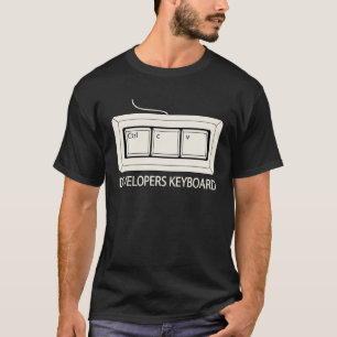 Entwickler-Webdesign an der Tastatur T-Shirt