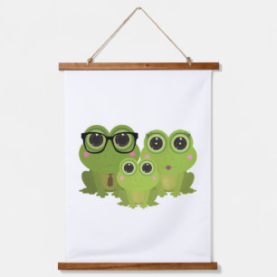 Entzückende Froschfamilie – Papa, Mama & Babyfrosc Wandteppich Mit Holzrahmen