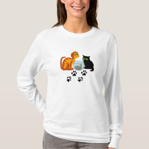 Entzückende Katzen am Spiel T-Shirt