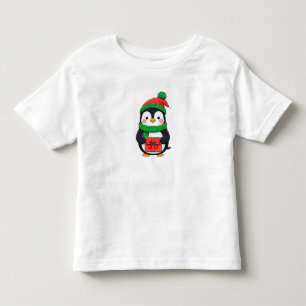 Entzückender Pinguin, gekleidet für Weihnachten Kleinkind T-shirt