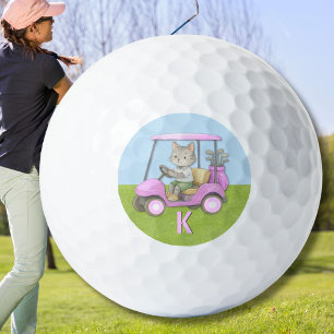 Entzückender rosa Katzenwagen perfekt auf Par Golfball