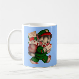 entzückendes Postkätzchen, das Weihnachtspakete Kaffeetasse