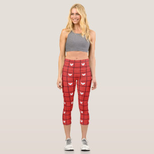 Entzückendes rotes Karo und weiße Herzen Romantisc Capri Leggings